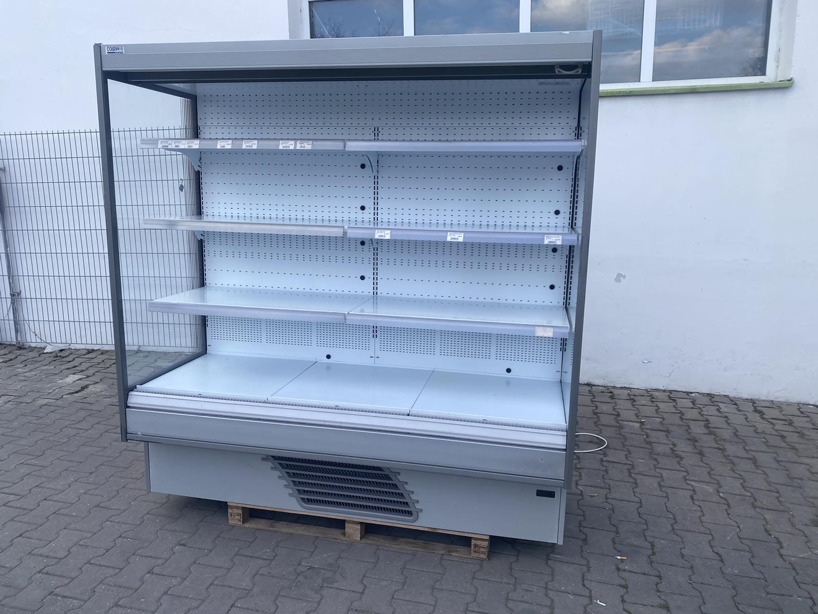 Přístěnná vitrína EPTA 194x82x200 s noční roletou
