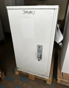 Trezor bílý 67x52,5x120cm