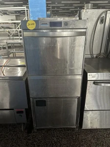 Myčka nádobí s podstavcem Winterhalter UC-XL