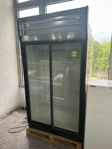 Dvudvéřová lednice s reklamou 119,5x68x220cm