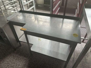 Nerezový stůl s policí 150x70x90cm