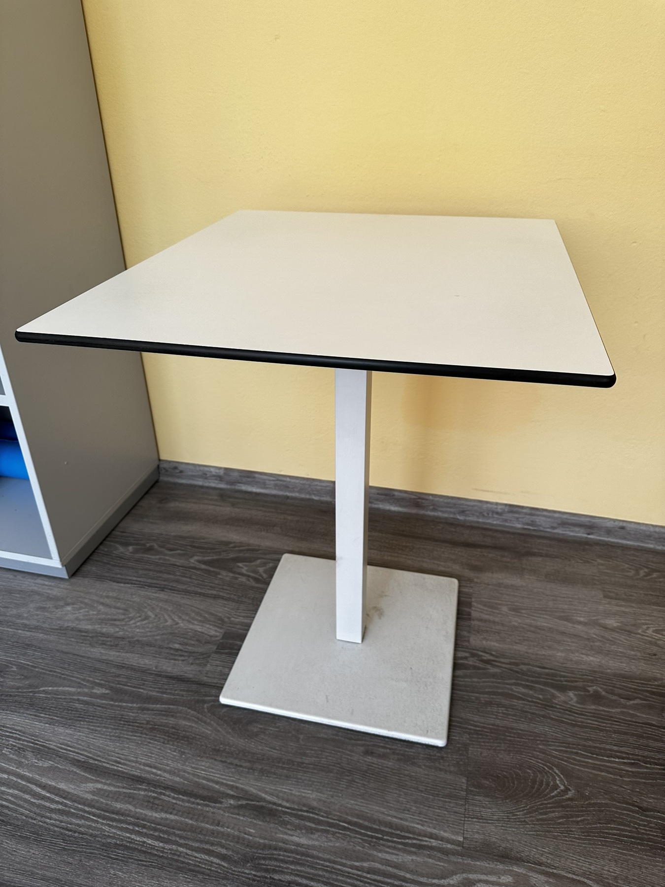 Hranatý stůl 59x69x74,5cm Itálie - Volt Pedrali