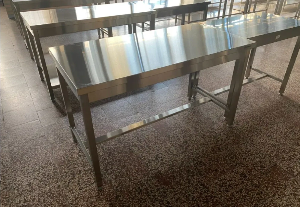 Nerezový stůl prostorový (délka 60-200cm)