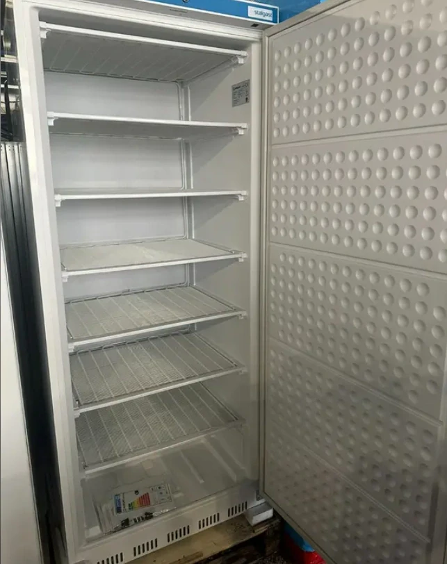 Mrazící skříň na přepravky 600 l Stalgast