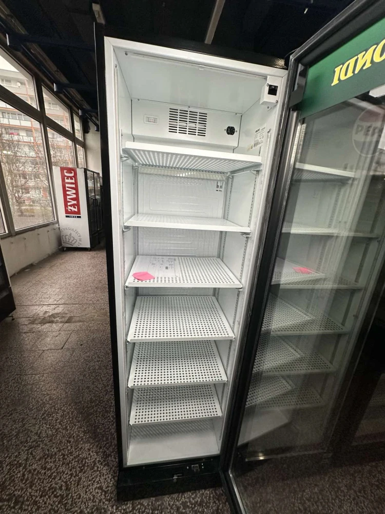 Jednodvéřová lednice Vibocold VD390 59,5x60,5x200cm