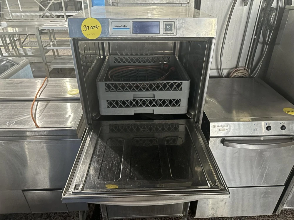 Myčka nádobí s podstavcem Winterhalter UC-XL