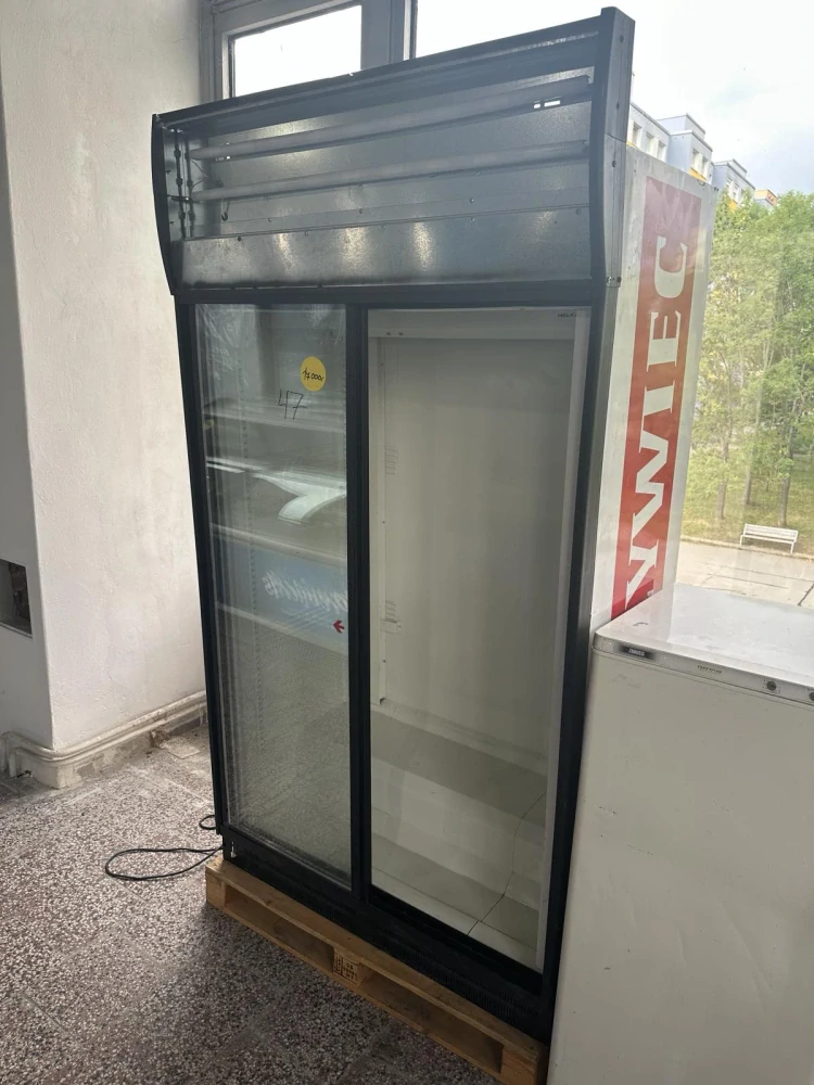 Dvudvéřová lednice s reklamou 119,5x68x220cm