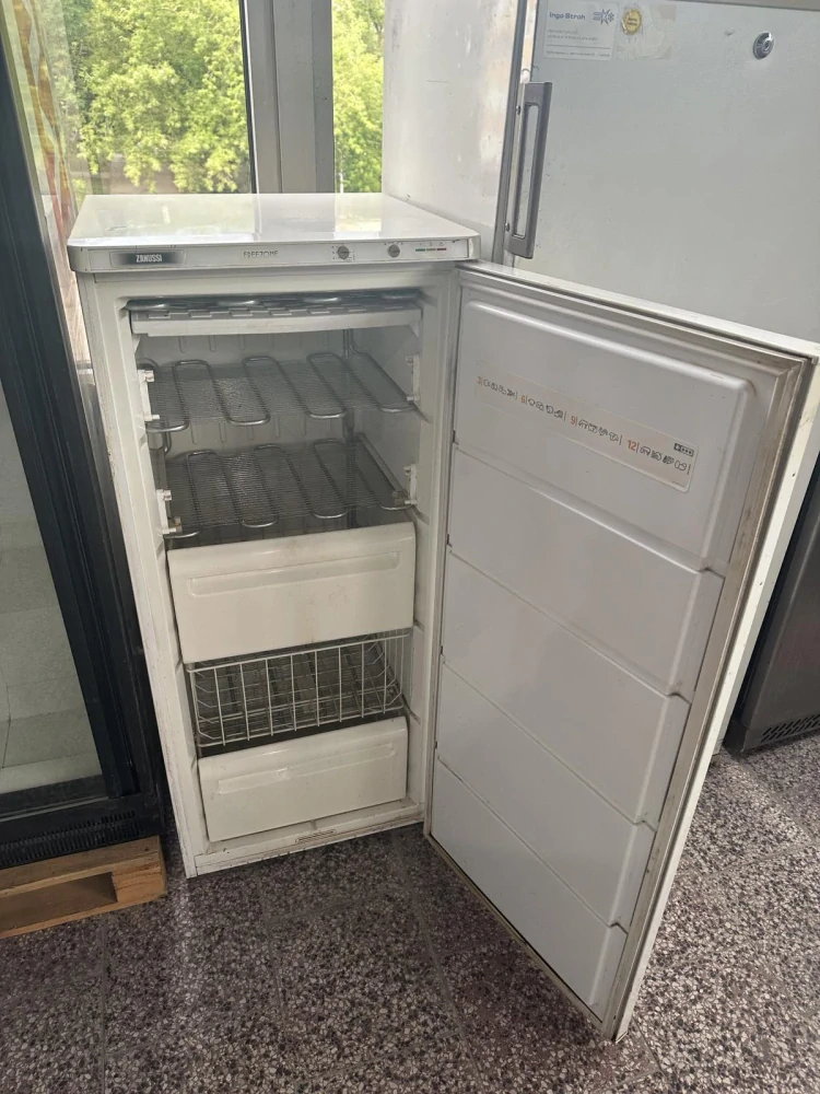 Mrazící Zanussi ZV 190 R 54x53x125cm