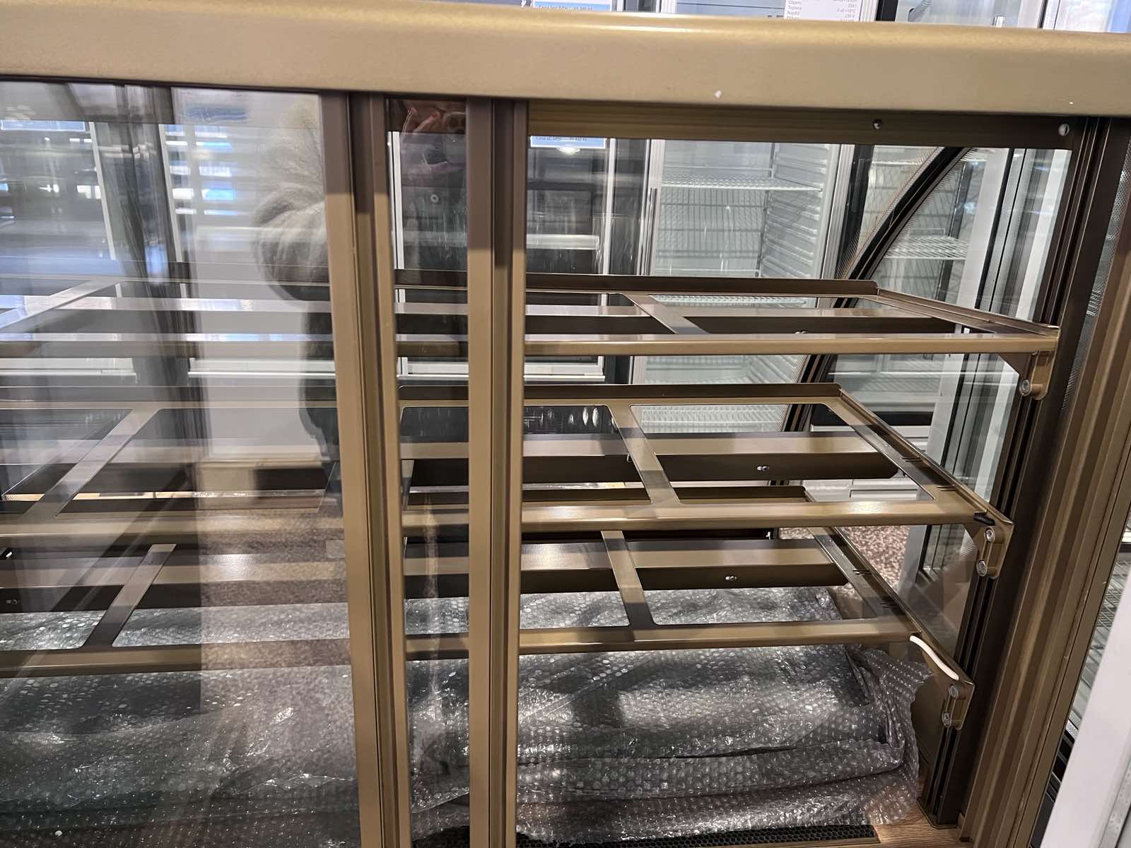 Cukrářská vitrína Norpe 135x77x137cm