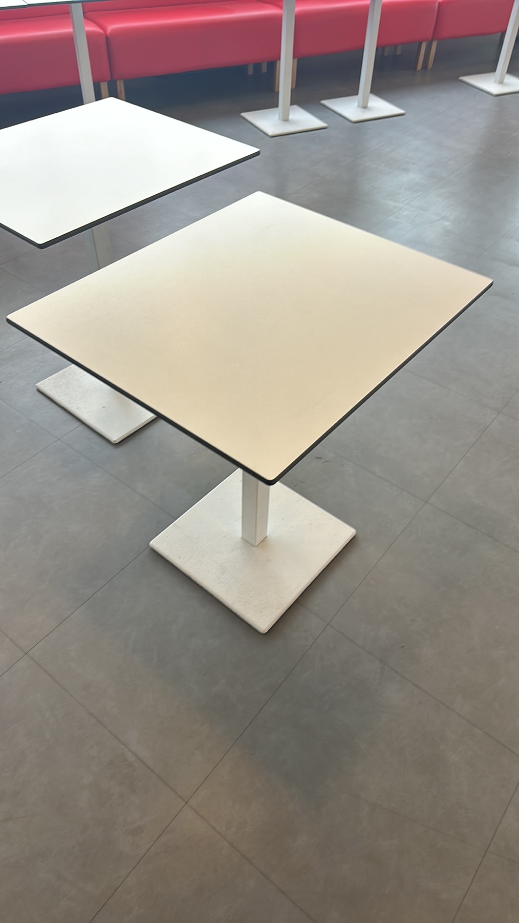 Hranatý stůl 59x69x74,5cm Itálie - Volt Pedrali