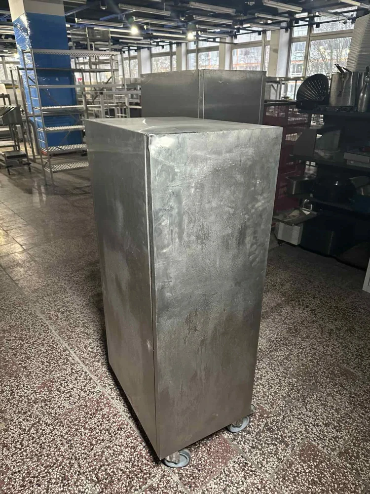 Nerezová skříň s plechy 57x47x146cm