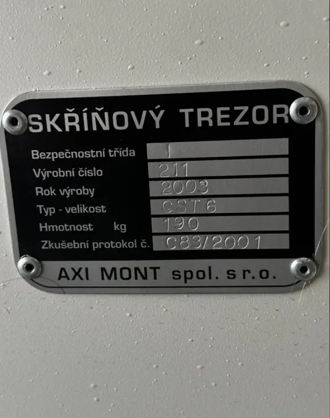 Trezor bílý 67x52,5x120cm