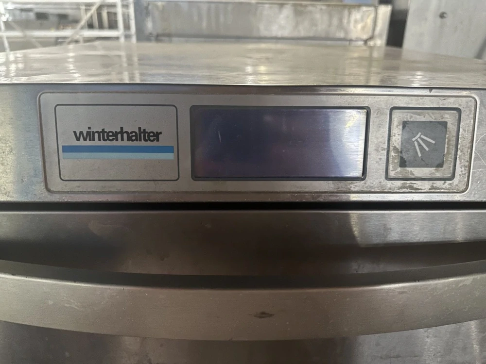 Myčka nádobí s podstavcem Winterhalter UC-XL