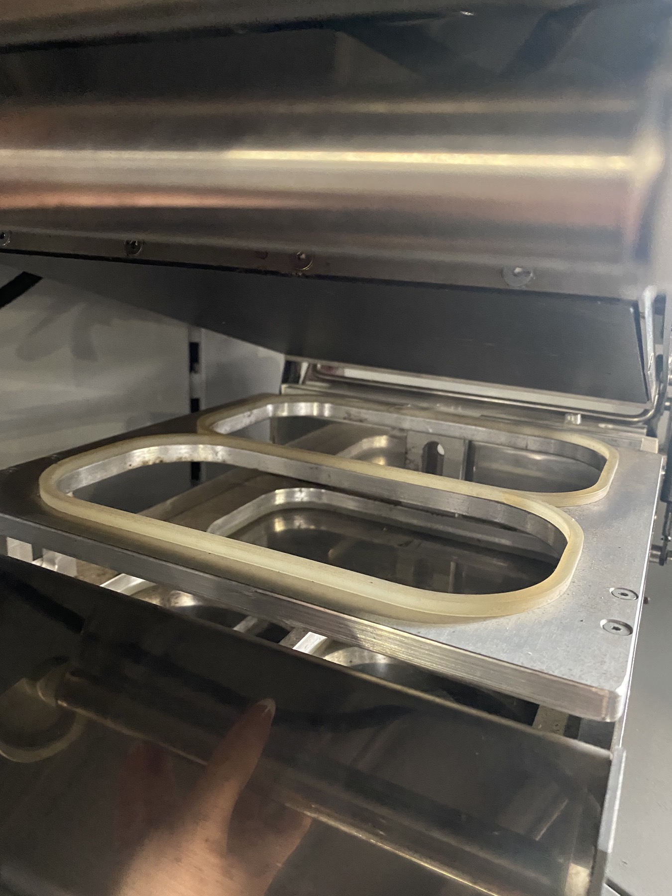 Zavařovačka SEALING MACHINE IP 245
