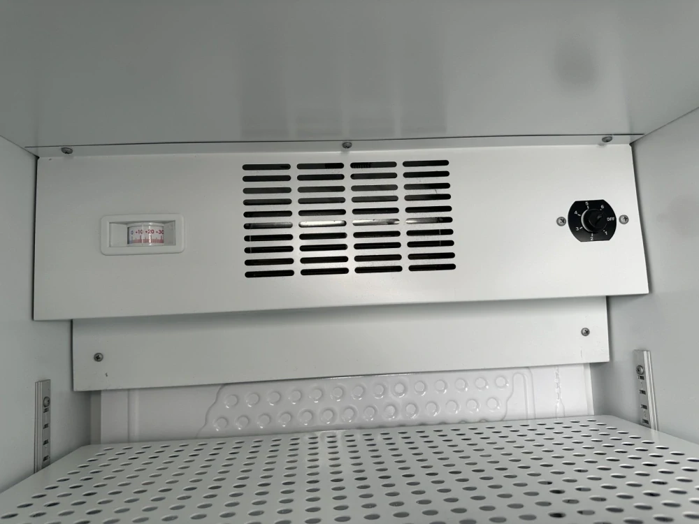 Jednodvéřová lednice Vibocold VD390 59,5x60,5x200cm
