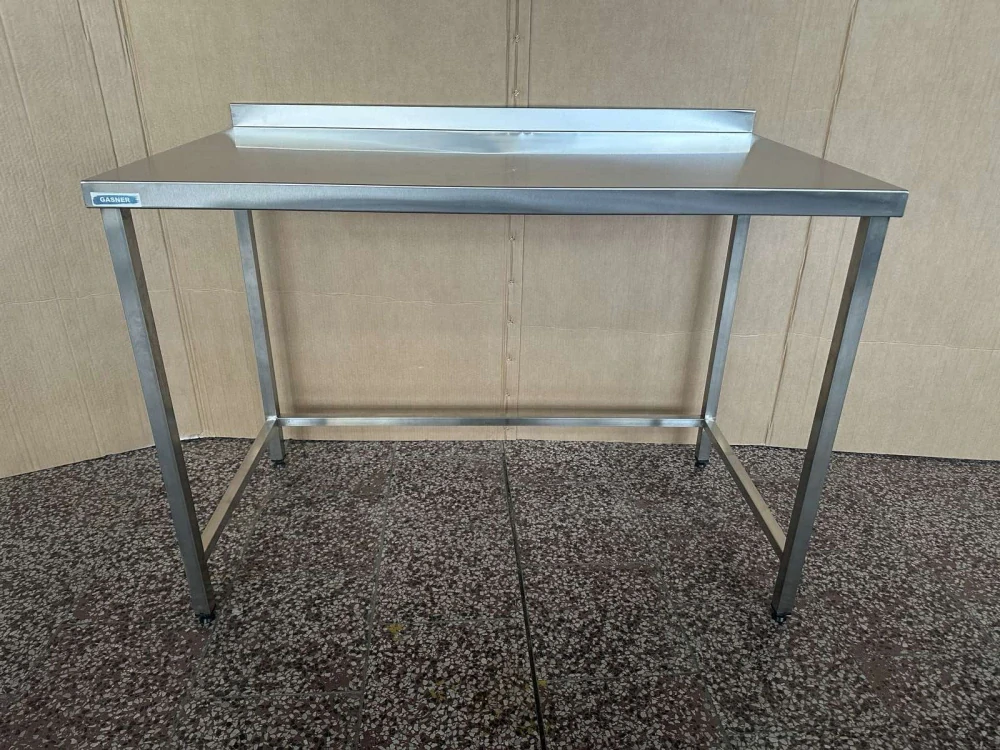 Nerezový stůl přístěnný