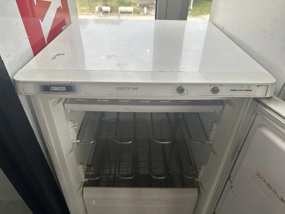 Mrazící Zanussi ZV 190 R 54x53x125cm