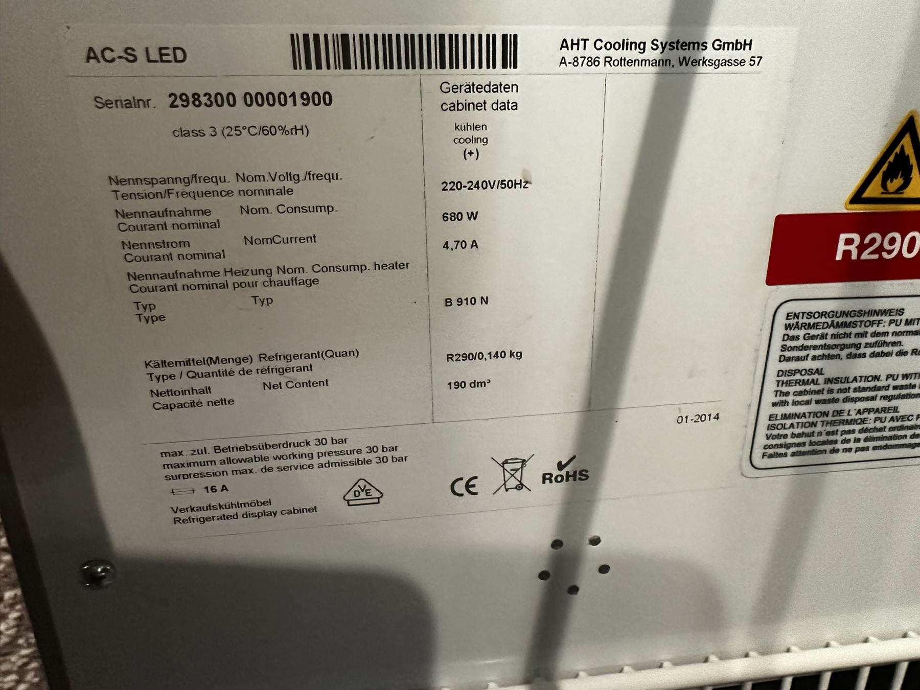 Chladicí vitrína přístěnná AHT AC-S LED