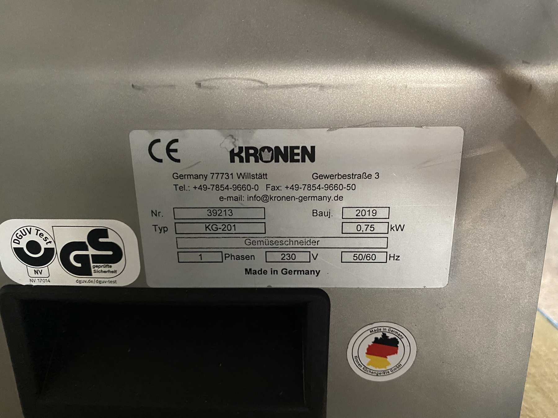 Kráječ zeleniny a sýrů Kronen KG-201 zánovní